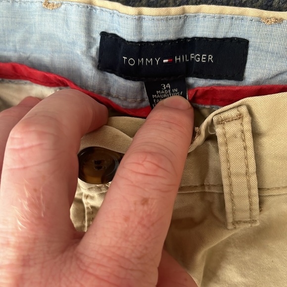 Tommy Hilfiger Shorts Khaki - Picture 2 of 3
